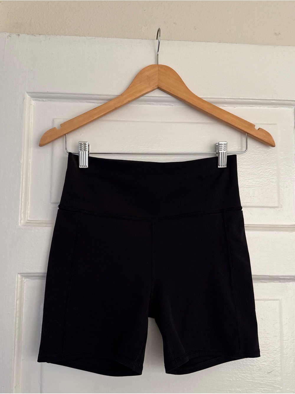 Nike zenvy Women's Black High-Waist Bike Shorts - Picture 2 of 5